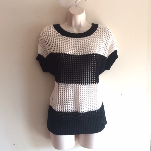 Ann Taylor Sweaters - Ann Taylor Black & White Pullover