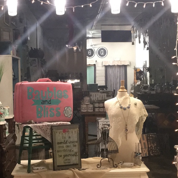 Meet Kim - Picture 2 of 4