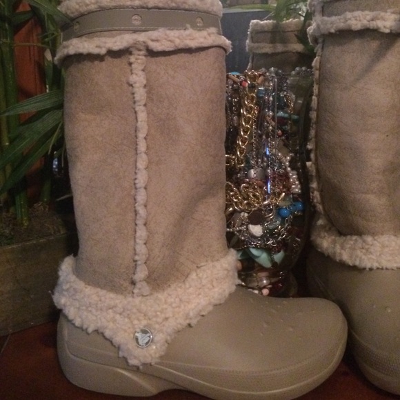 New CROCS Nadia Boots Khaki Rubber Mid calf boots - Picture 3 of 4
