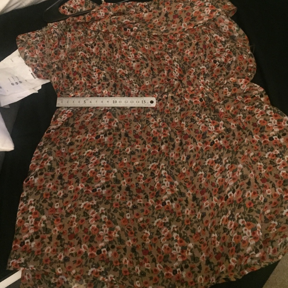 Tops - Picture 2 of 4