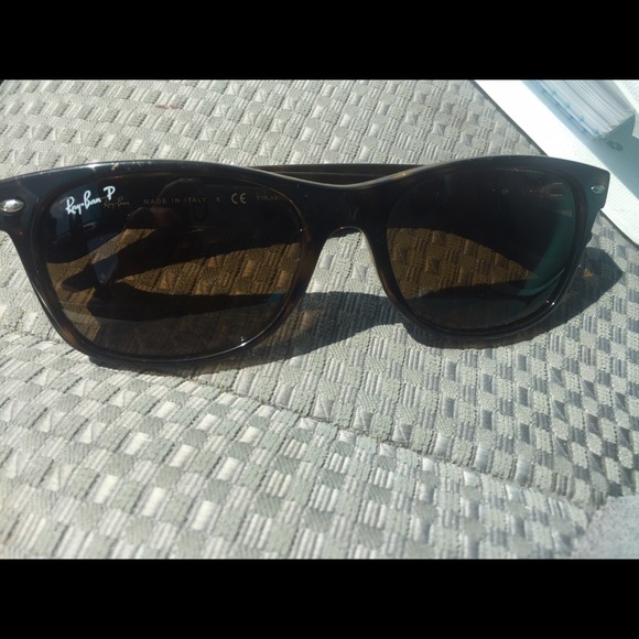 Polarized brown classic ray bans!