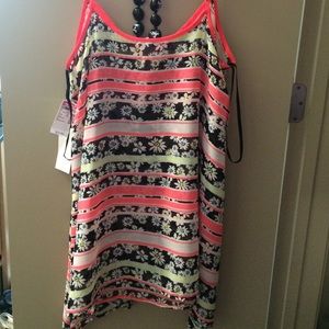 Cute flowery tank top!