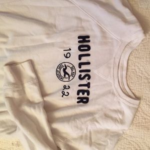 White hollister long sleeve sweater