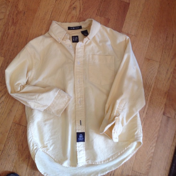 Boys size 5/6 yellow Oxford