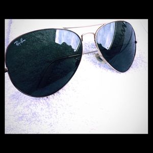 Aviator Ray Bans . Gold Frame . Brand new.