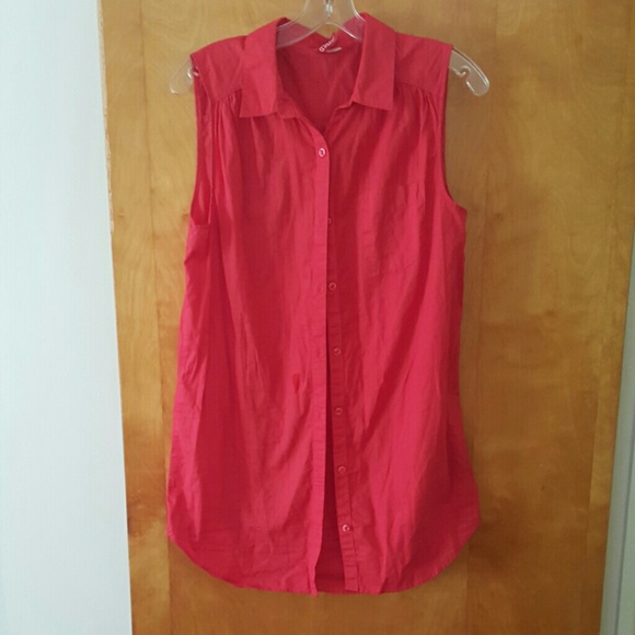 H&M red sleeveless button down shirt - Picture 1 of 4
