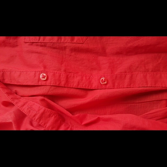 H&M red sleeveless button down shirt - Picture 4 of 4