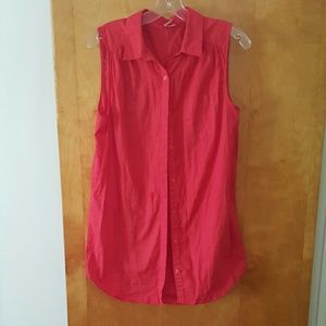 H&M red sleeveless button down shirt