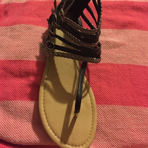 Sandals - Picture 2 of 4