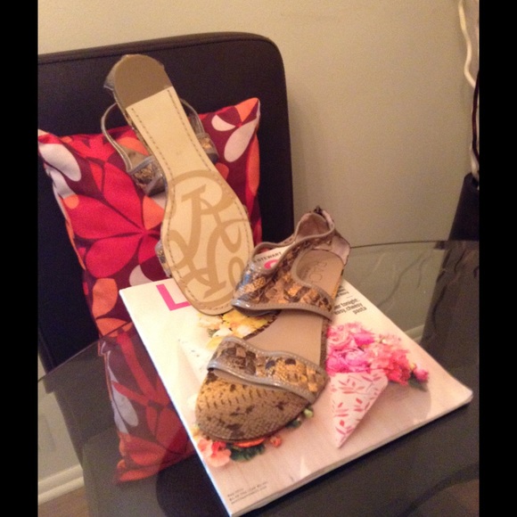 "10" Rachel Roy Sandals