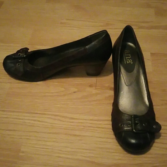 Dark brown heels - Picture 2 of 3