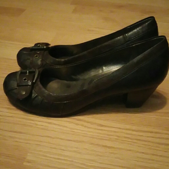 Dark brown heels - Picture 3 of 3