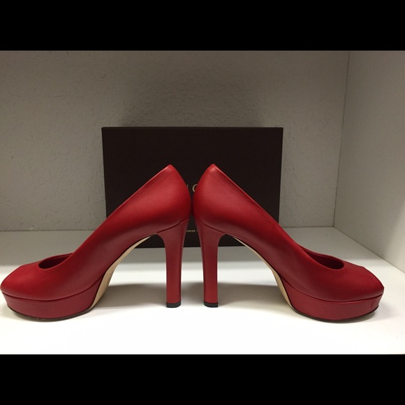 Authentic Red Gucci platform peep toes size 7.5 - Picture 2 of 4