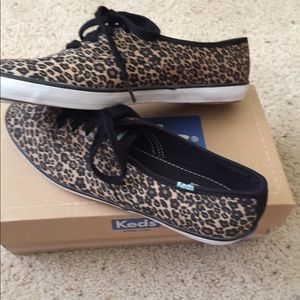 Keds shoes leopard design color.