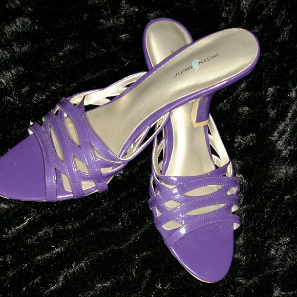 Purple pump heels.