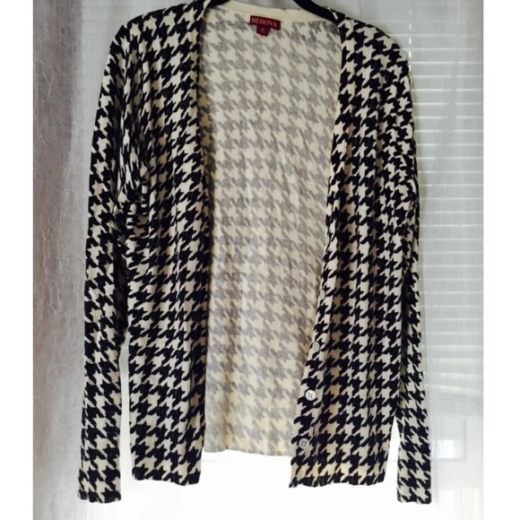 Houndstooth pattern sweater