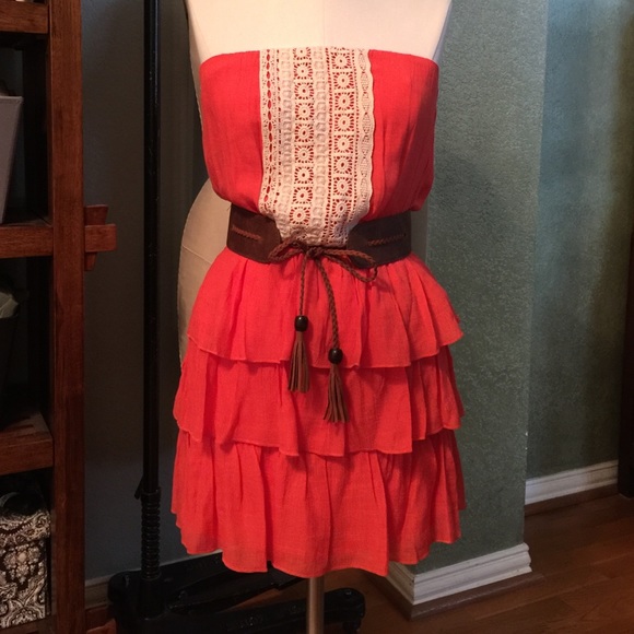 ✨ Adorable dress with triple layered bottom✨