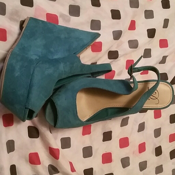 Open toe wedges