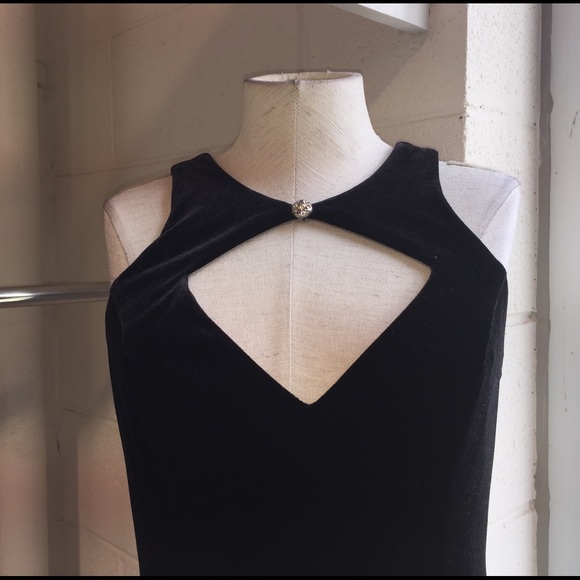 EUC black velvet evening gown Faviana NY sz 7/8 - Picture 2 of 4