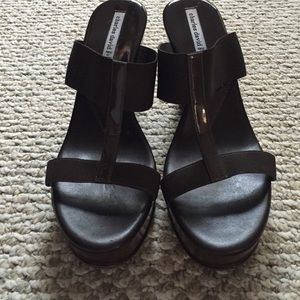 Charles David chocolate brown wedges