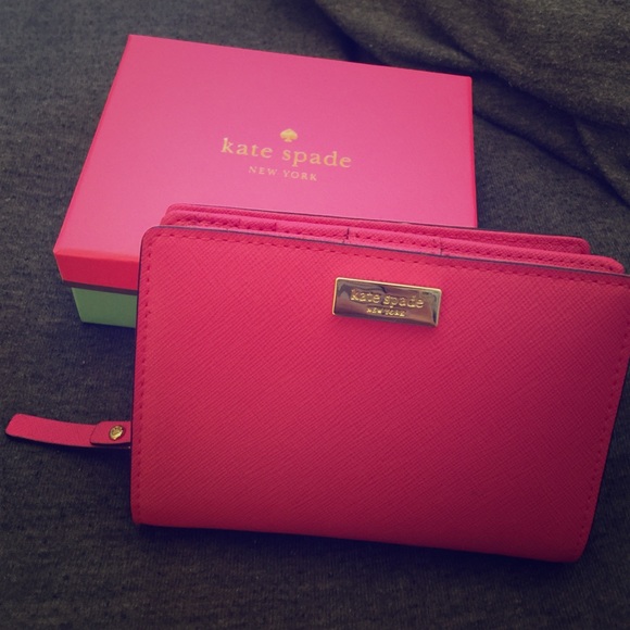 kate spade fuchsia wallet