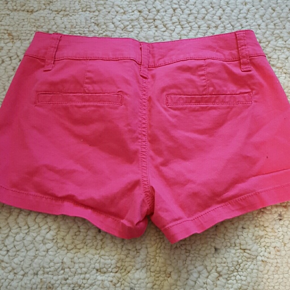 Pink shorts - Picture 2 of 2