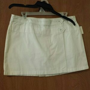 White skort size 8, Old Navy