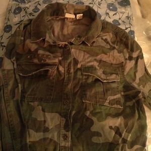 Army print long sleeve button down!