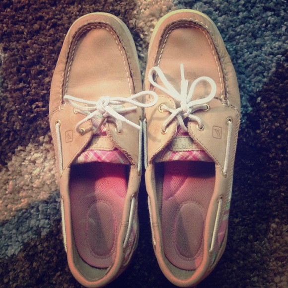 Plaid Sperrys