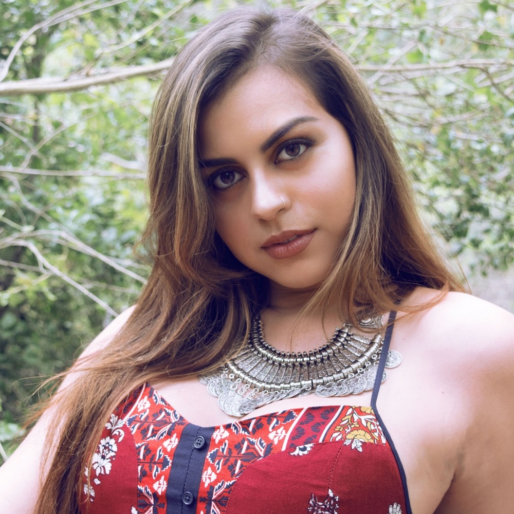 Meet your Posher, Monica