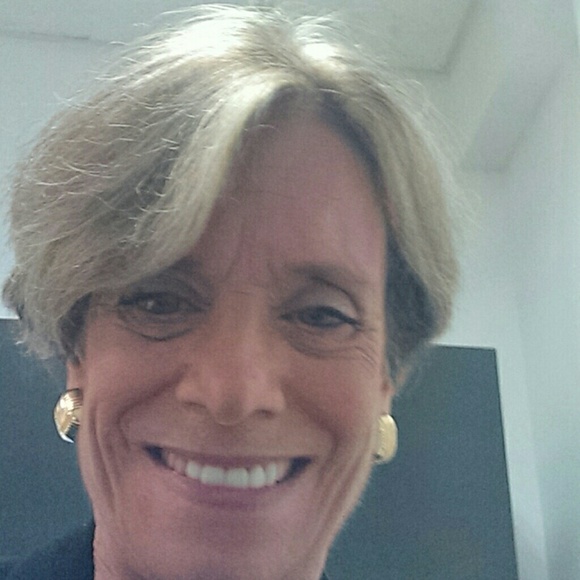 Meet your Posher, Suzanne