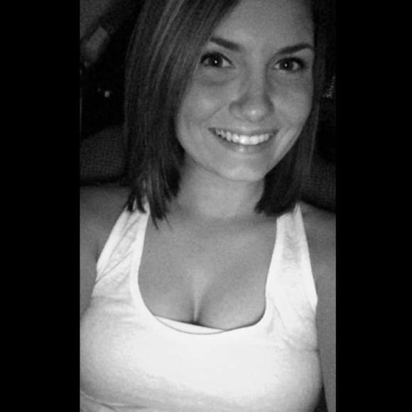 Meet your Posher, Cierra