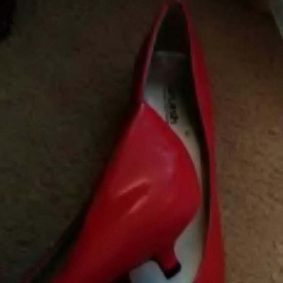 Small red heel - Picture 2 of 2
