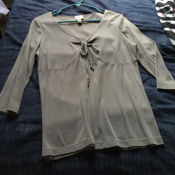 Medium sleeve shirt