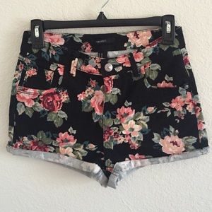 Floral, high waisted shorts