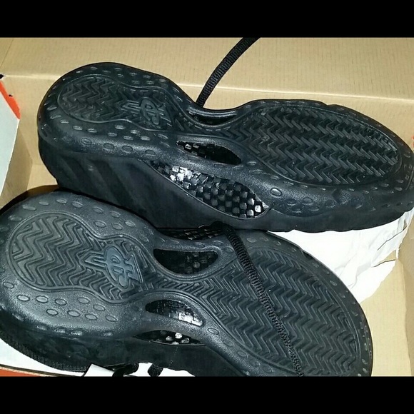 Triple black foams - Picture 2 of 2