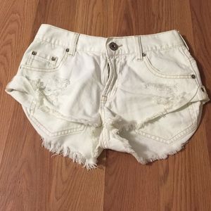 White high waisted bullhead shorts
