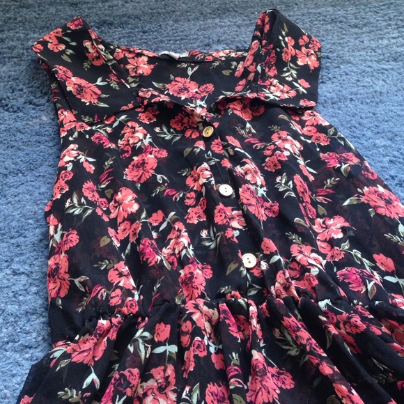 Charlotte Russe top - Picture 2 of 3