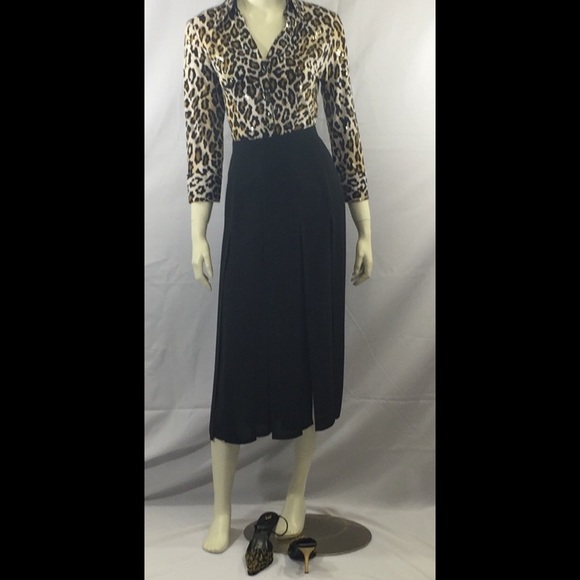2 Piece Gorgeous Couture Outfit. SZ 4. Pure Class!