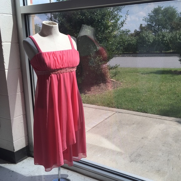 🎉🎉 host pick🎊 EUC City Triangles party dress - Picture 1 of 4