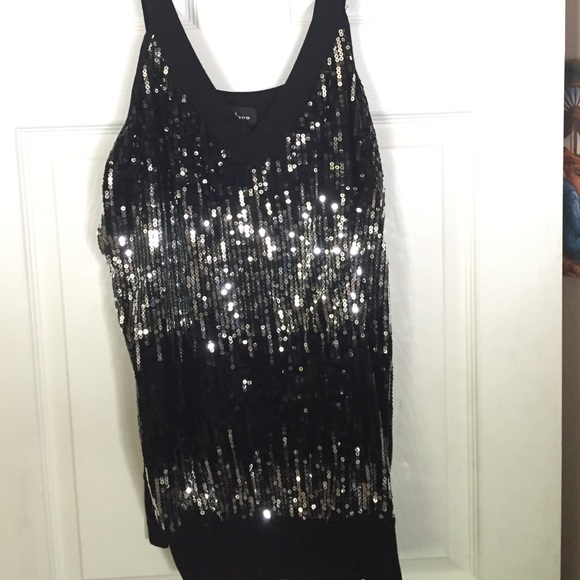 V-Neck Strapped Sliver and Black sequined top