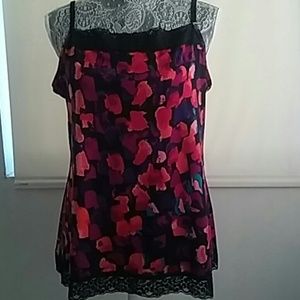 Tank top with black lace trim