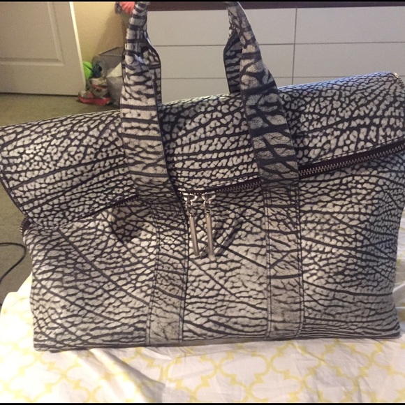 SOLD🏁🏁🏁3.1 Phillip Lim 31 Hour Textured Satchel - Picture 2 of 4