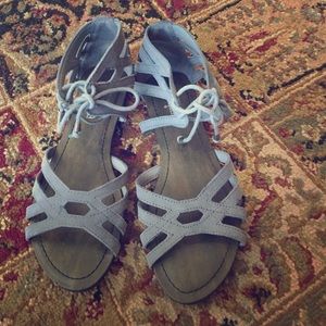 SALEEEE!!!! On brand new Minnetonka's