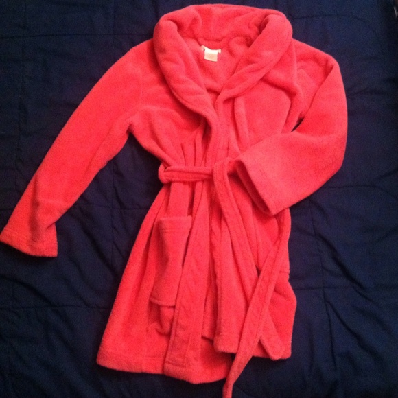 Super comfy, plush shorty bathrobe