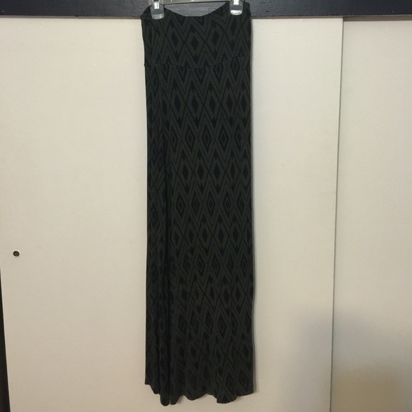 Green/black printed maxi skirt