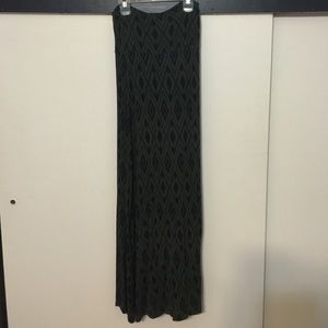 Green/black printed maxi skirt