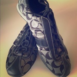 COACH size 8 Kirby casual shoes