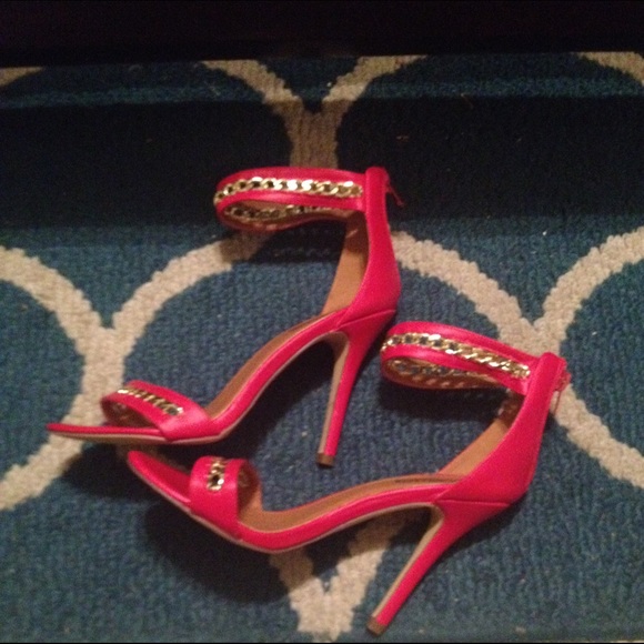 Red open toe heels! - Picture 1 of 3