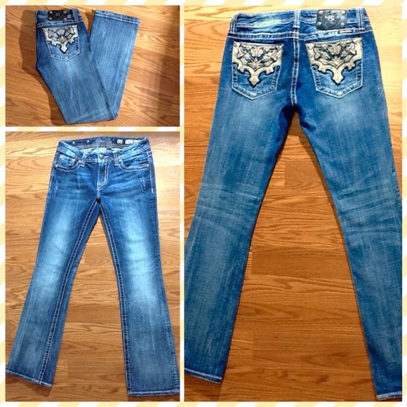 Miss Me Gold Floral Pattern. Boot Cut. 29 X 32. - Picture 2 of 4